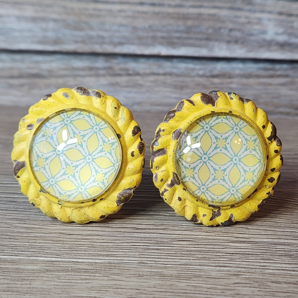 Shabby Chic Drawer Cabinet Pull Knob Distressed Cast Iron Metal Set of 2 Yellow